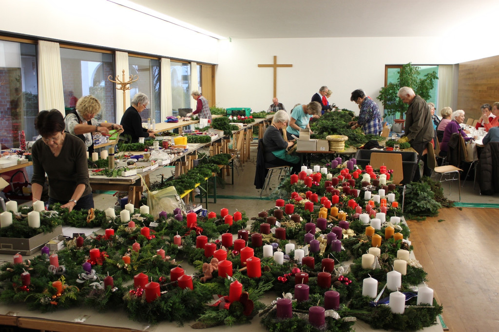 Pfarre Adventkranzbinden 2011 _16__jpg-1321193412