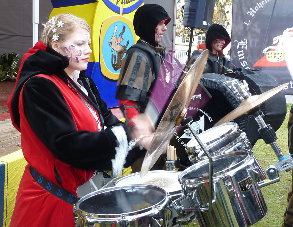 Embs2dPalasttaetscher_jpg-1321223067