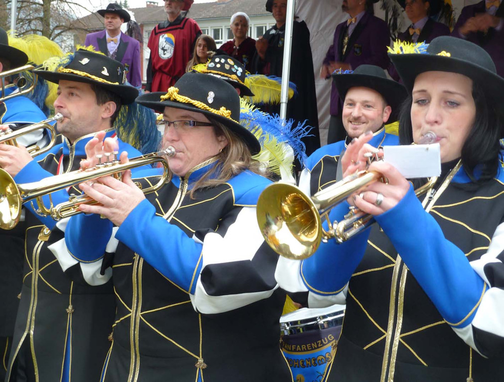 Embs3bFanfarenzug_jpg-1321223172
