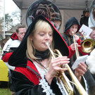 Embs2aPalasttaetscherin_jpg-1321224932