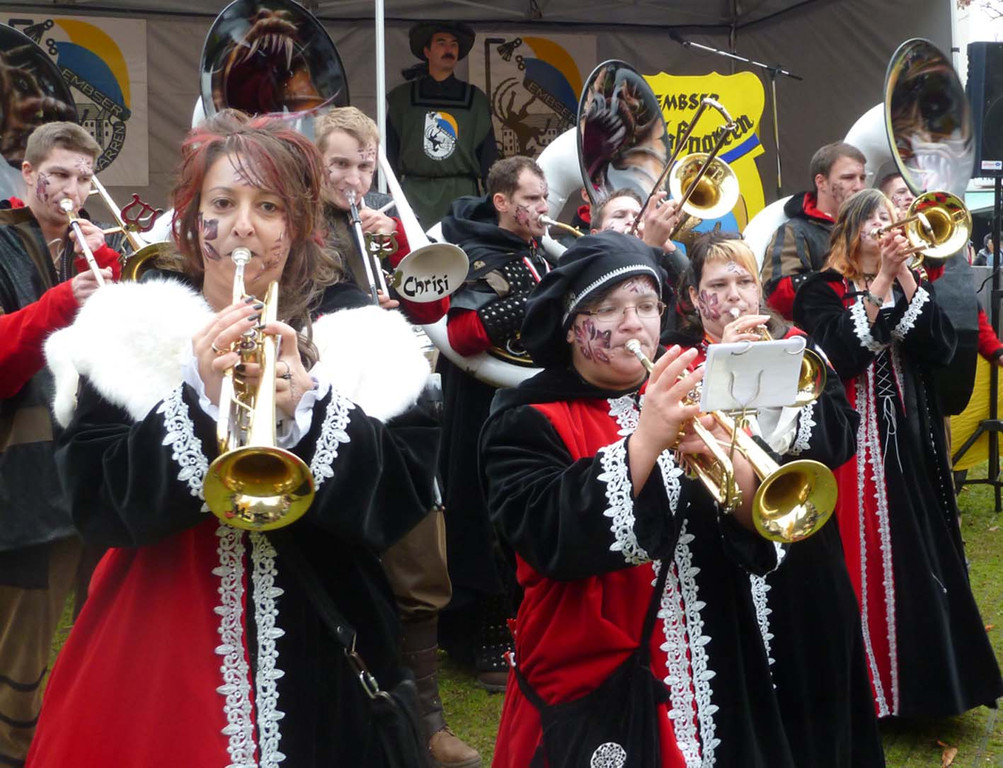 Embs2bPalasttaetscher_jpg-1321224939