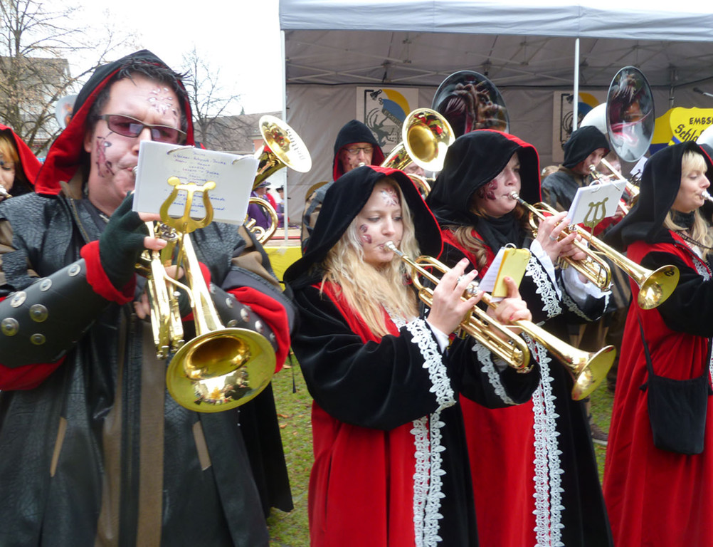 Embs2gPalasttaetscher_jpg-1321225004