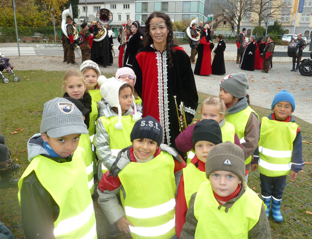 Embs10Kinder_jpg-1321225304