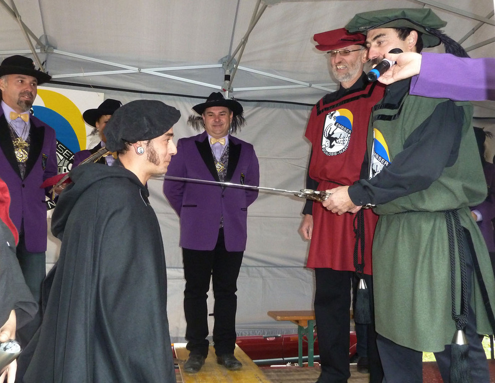 Embs30Ritterschlag_jpg-1321225540