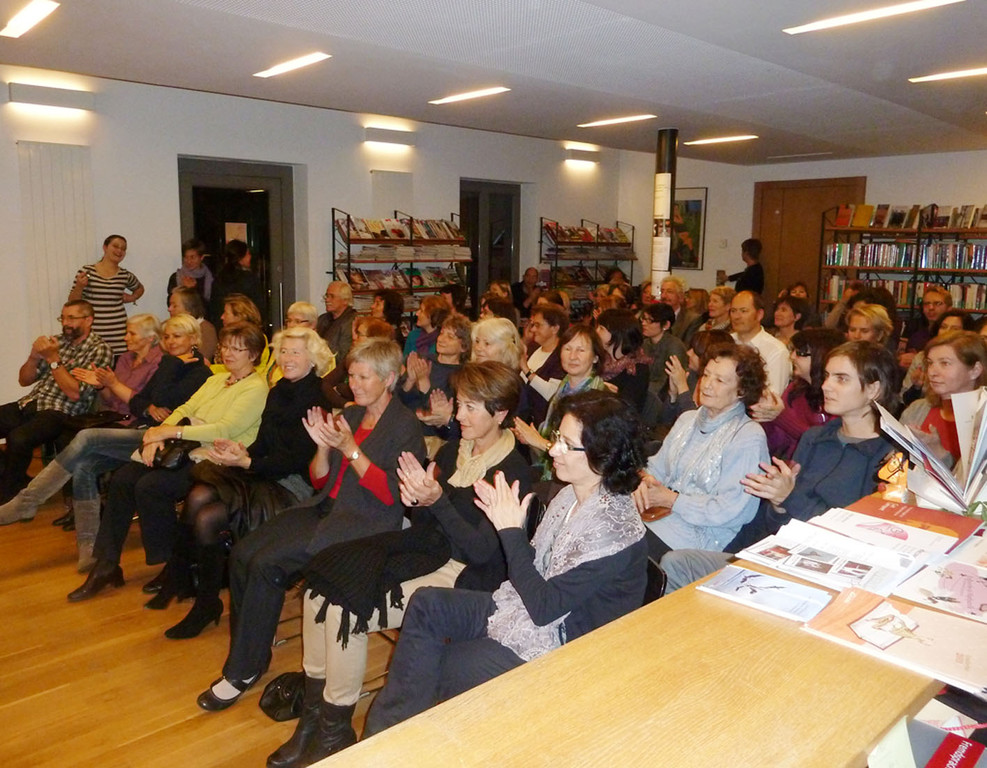 Buch2bSaal_jpg-1321303015