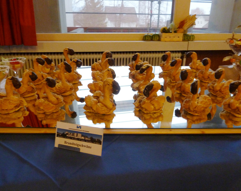 LKH18bBuffet_jpg-1321315678