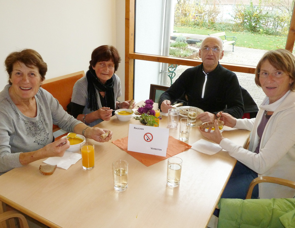 Pilgern8Tisch_jpg-1321354759