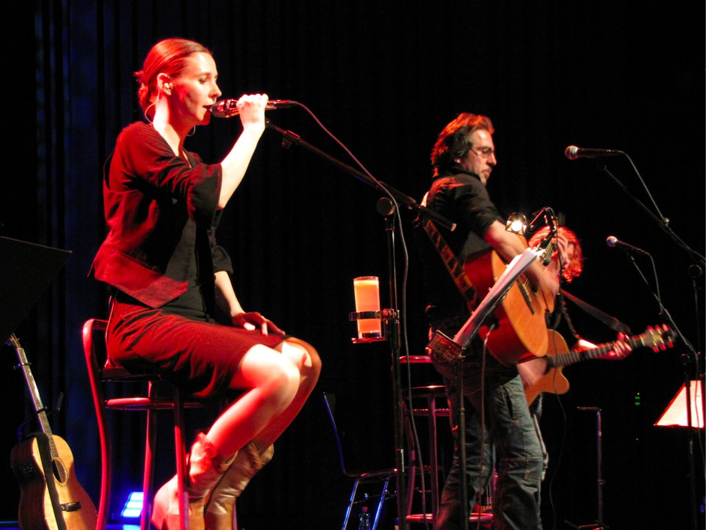 BK_papermoon 6_jpg-1321394344