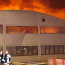 Klosterneuburg: Großbrand in Industriegebäude