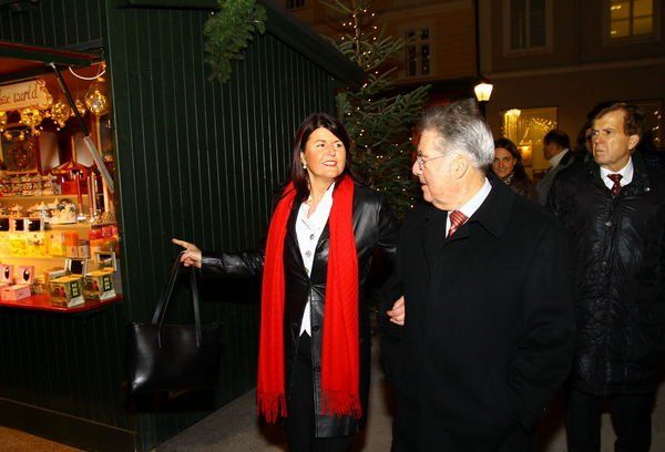 normal_17112011fmt_eroeffnungchristkindlm_mw_32.JPG
