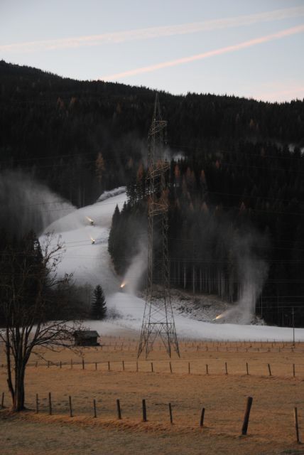 normal_181111schneekanonensfaktivnews007.JPG