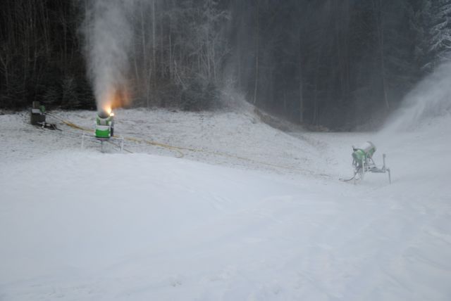normal_181111schneekanonensfaktivnews027.JPG