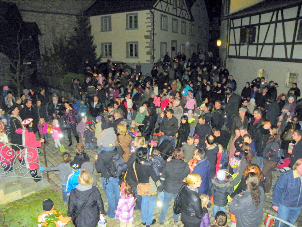 107_6879_jpg-1321721478