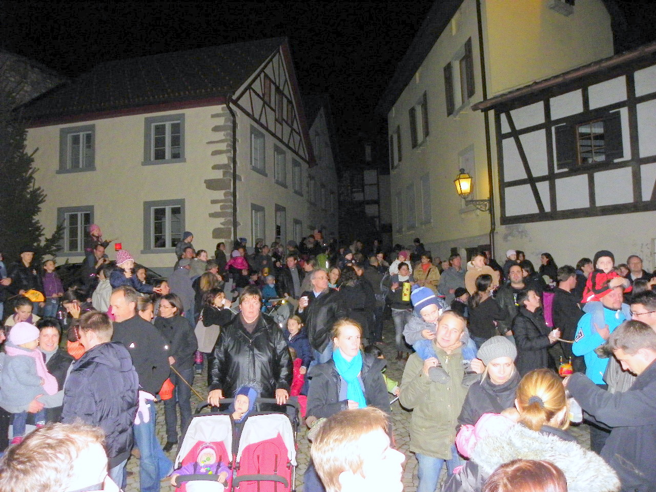 107_6885_jpg-1321721484