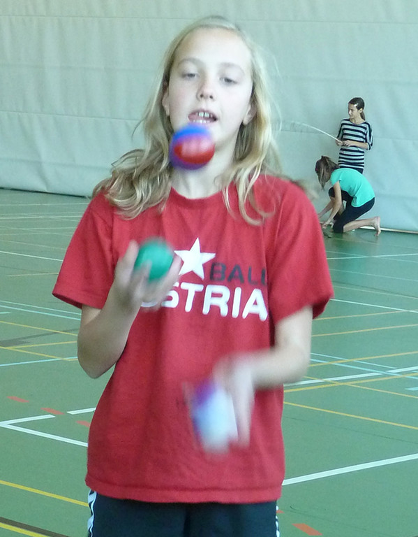 5Zirkus4b_jpg-1321807935