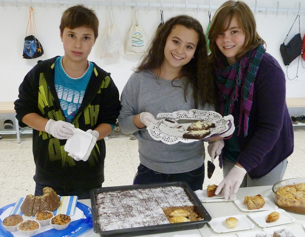 7Buffet1_jpg-1321808220