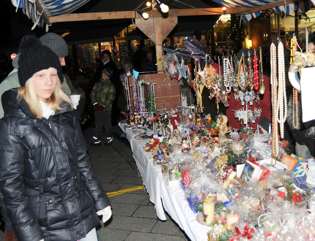 Adventmarkt H__chst 27_11_2010 37_jpg-1321816640