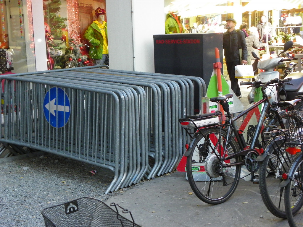 113_2098_JPG-1321828641