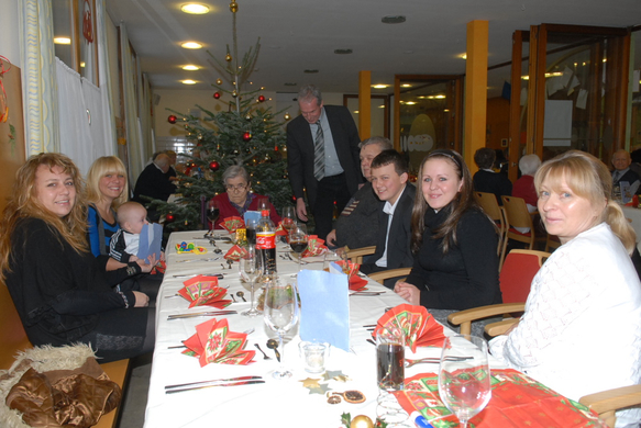 WeihnachtsfeierAltach23.JPG