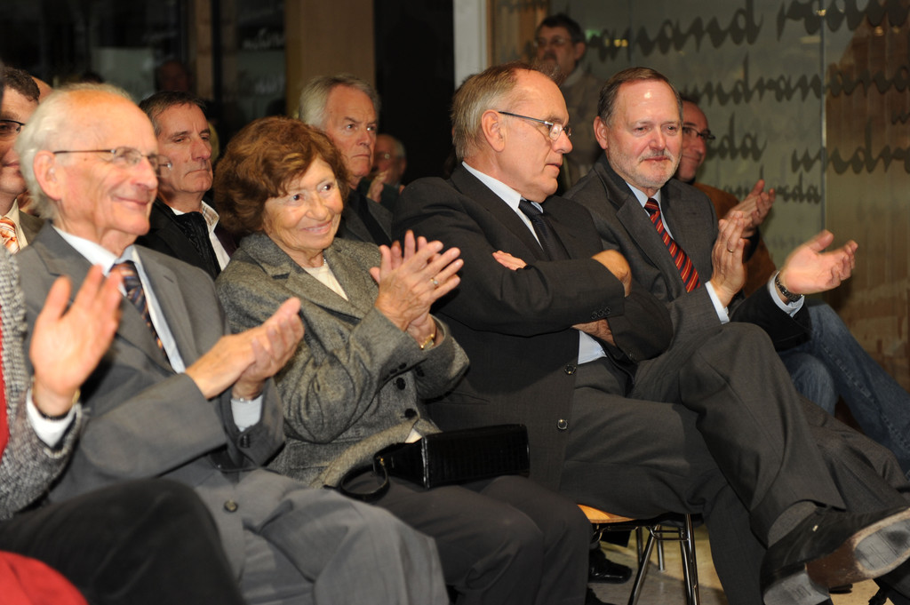 Vertreter aus Politik_ Gesellschaft und Wirtschaft_JPG-1321874148
