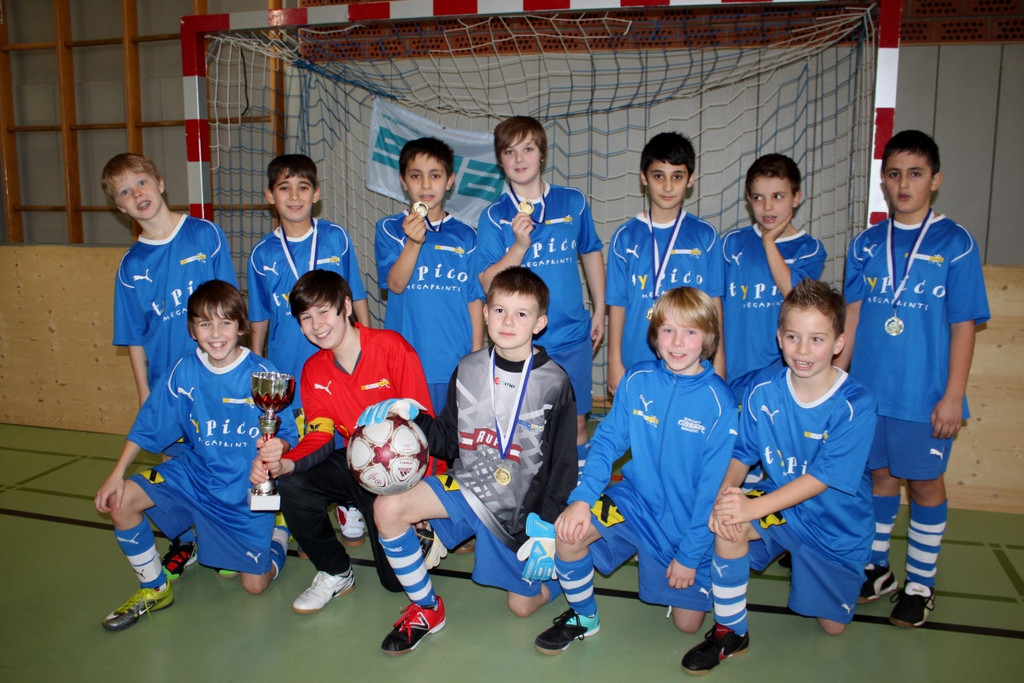 Fussball U 12 Turnier Halle 22-01-2011 _14__jpg-1322170299