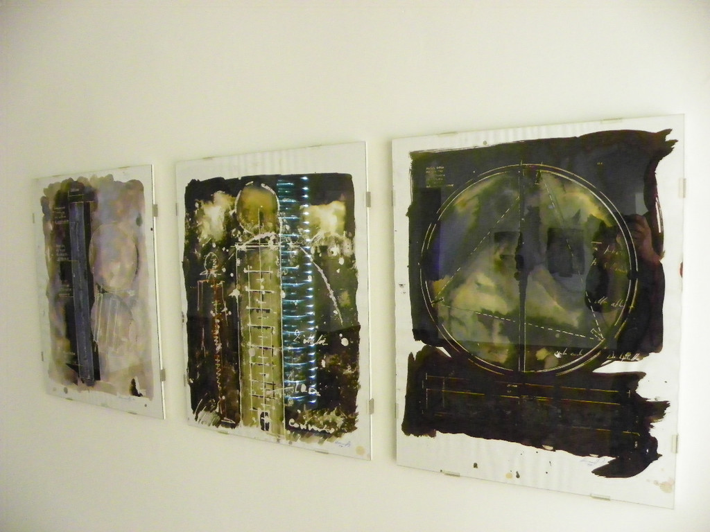 113_2083_JPG-1322179898