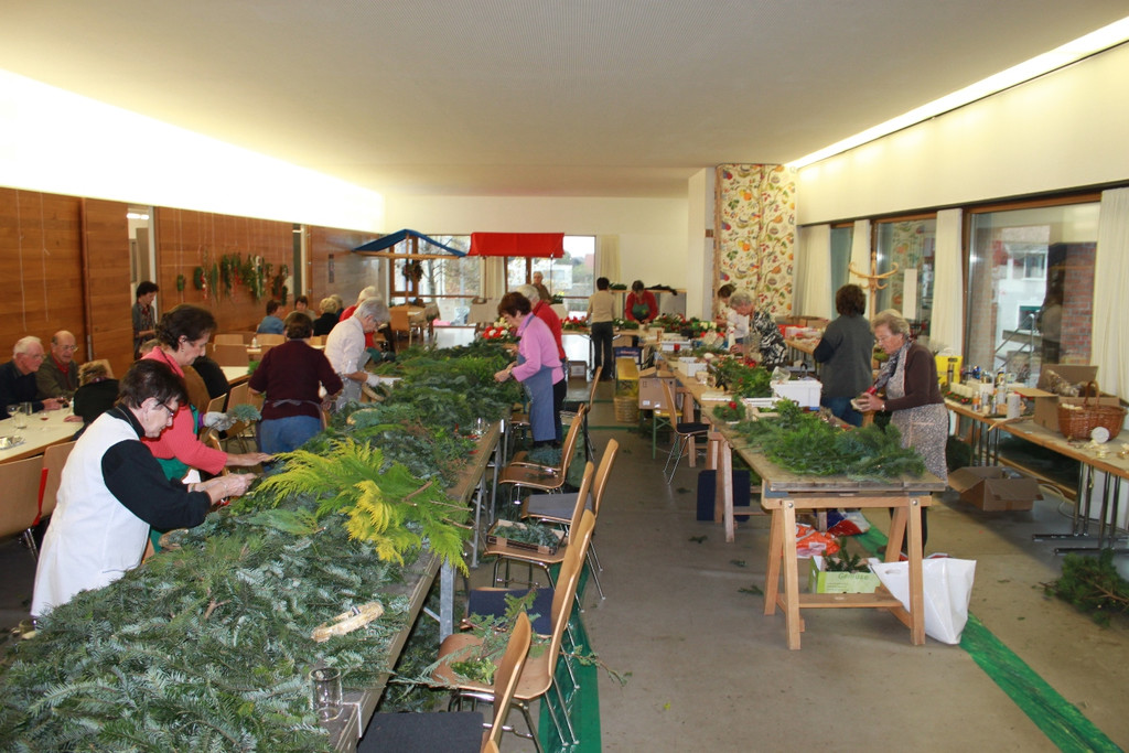 Pfarre Adventkranzaktion 25-11-2011 _5__jpg-1322240484