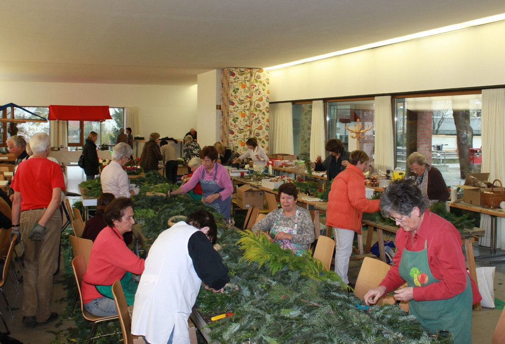 Pfarre Adventkranzaktion 25-11-2011 _22__jpg-1322240583