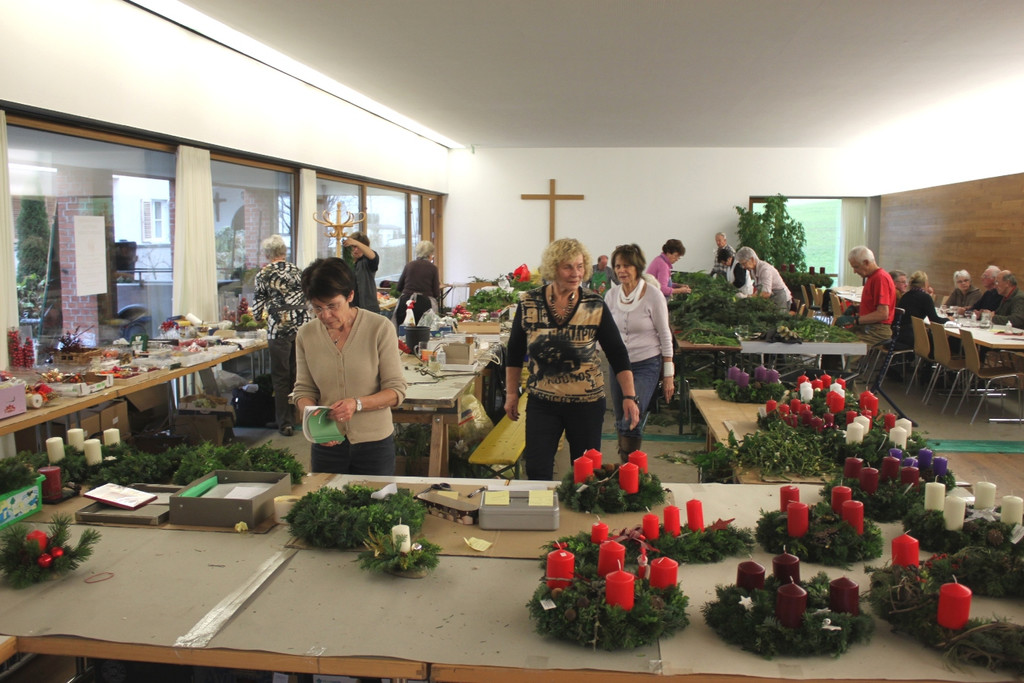 Pfarre Adventkranzaktion 25-11-2011 _12__jpg-1322240528