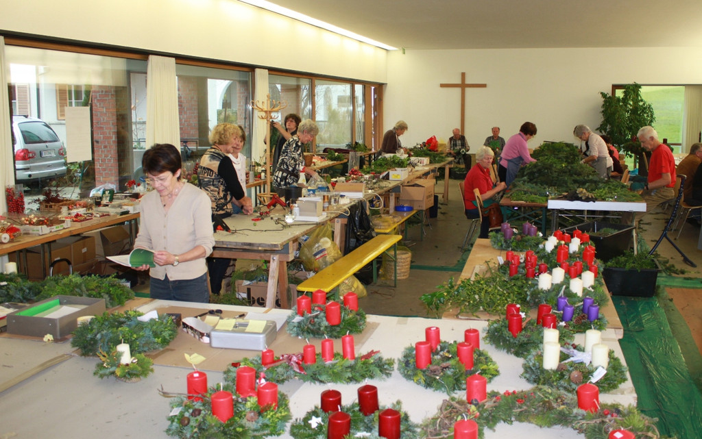 Pfarre Adventkranzaktion 25-11-2011 _13__jpg-1322240534