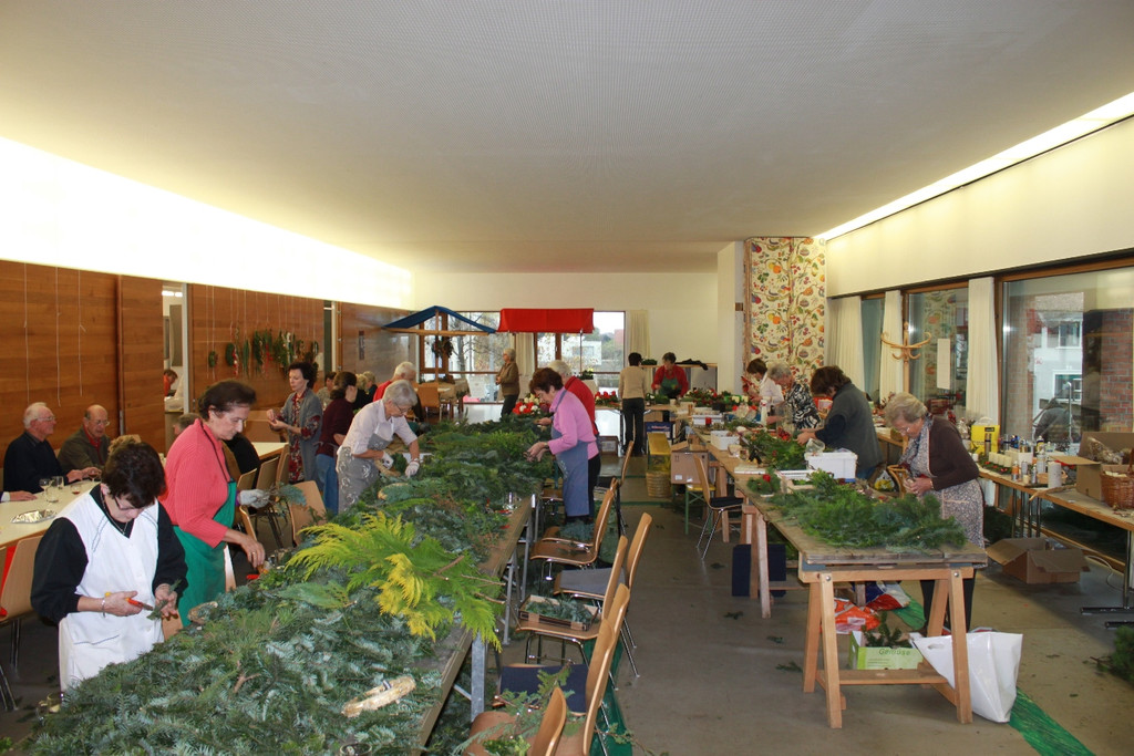 Pfarre Adventkranzaktion 25-11-2011 _6__jpg-1322240492