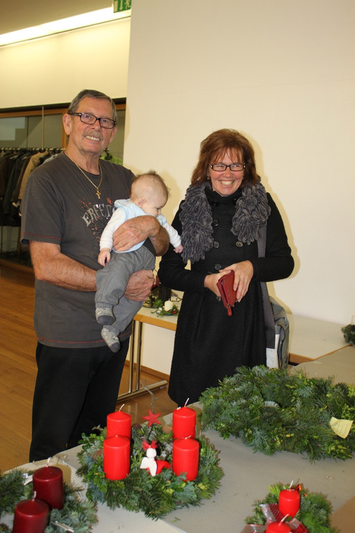 Pfarre Adventkranzaktion 25-11-2011 _3__jpg-1322240472