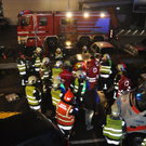 Feuerwehr Vösendorf befreit eingeklemmte Frau aus PKW