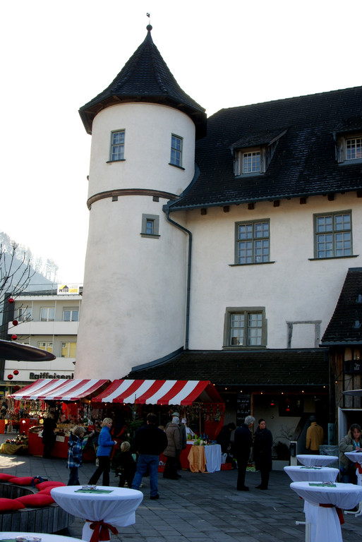 08_JPG-1322337969
