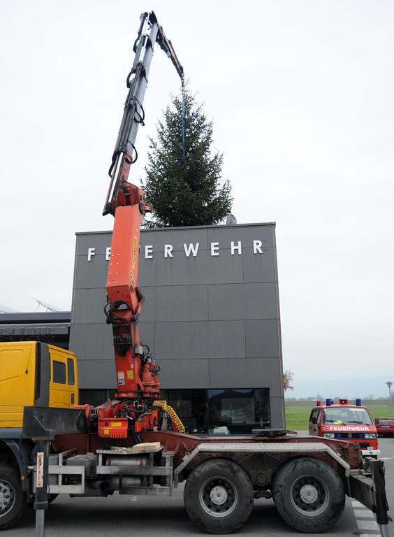 Feuerwehrbaum Fu__ach 26_11_2011 2_jpg-1322384179