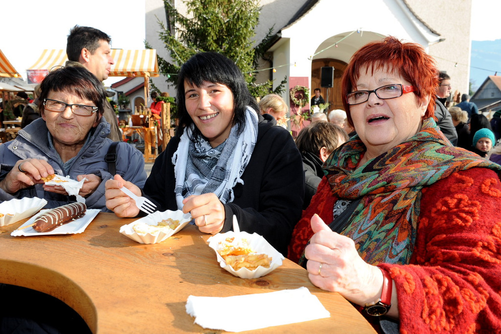 WeihnachtsmarktMaeder228.JPG
