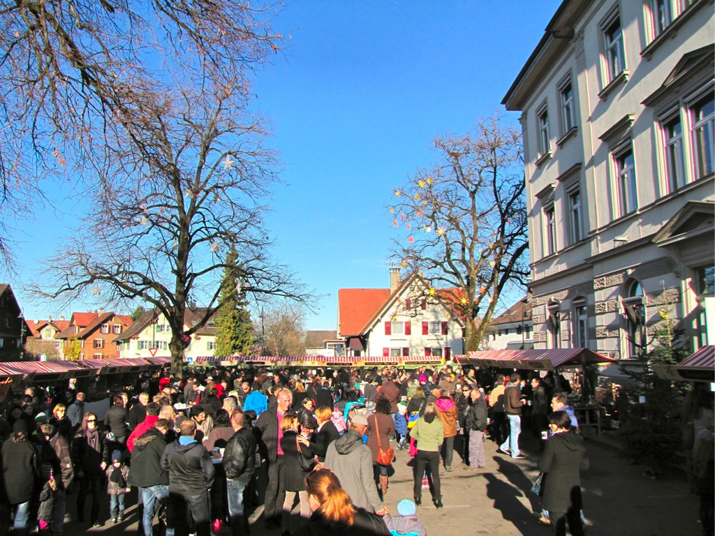 BK_adventmarkt_mit_nikolobesuch_gisingen 11_jpg-1322425205