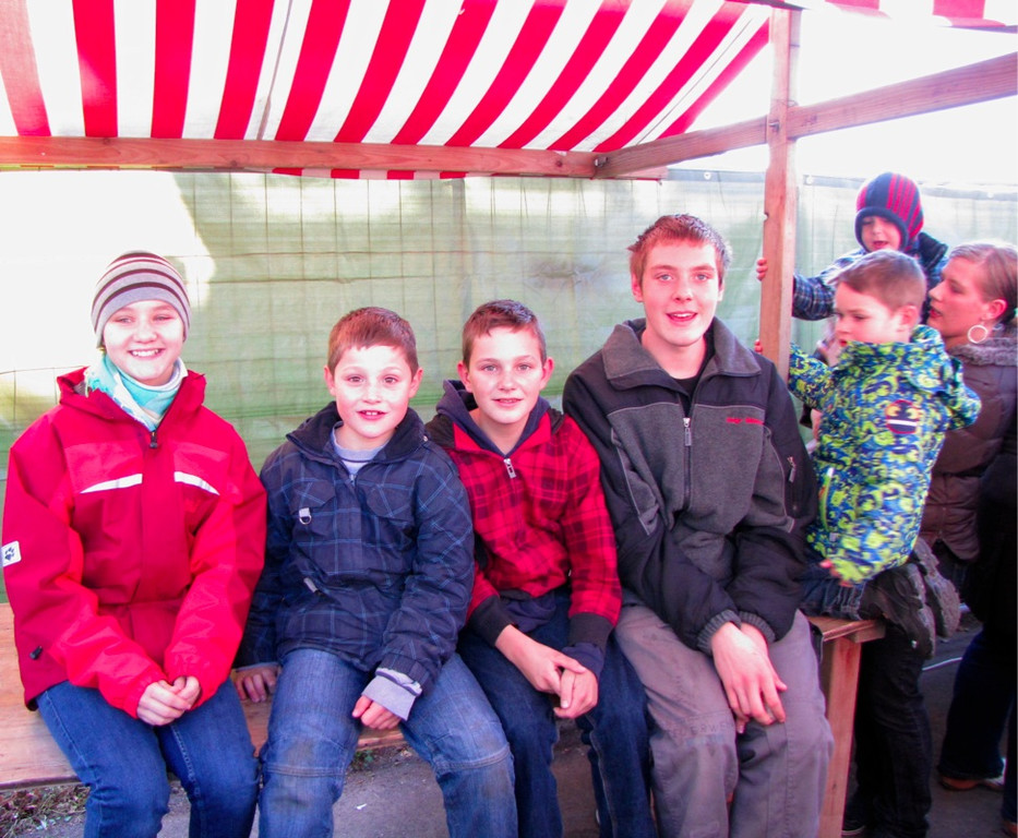 BK_adventmarkt_mit_nikolobesuch_gisingen 13_jpg-1322425217