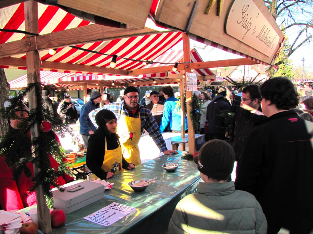 BK_adventmarkt_mit_nikolobesuch_gisingen 14_jpg-1322425224