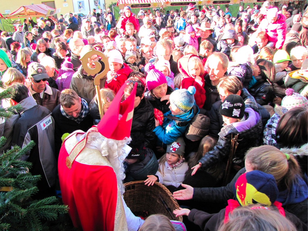 BK_adventmarkt_mit_nikolobesuch_gisingen 27_jpg-1322425325