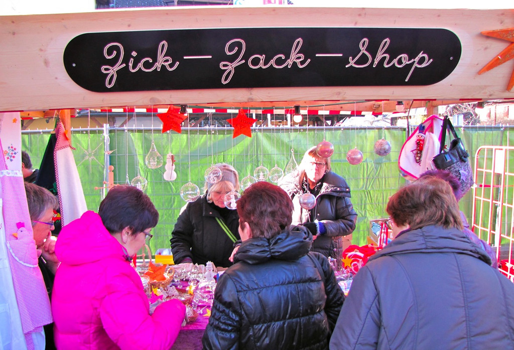 BK_adventmarkt_mit_nikolobesuch_gisingen 30_jpg-1322425346