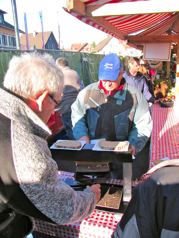 BK_adventmarkt_mit_nikolobesuch_gisingen 33_jpg-1322425373