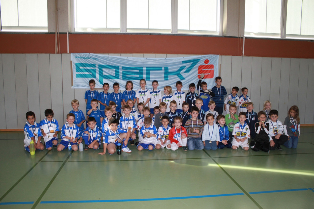 Fu__ball Nachwuchs U 7 HALLE 27-11-2011 _1__jpg-1322429593