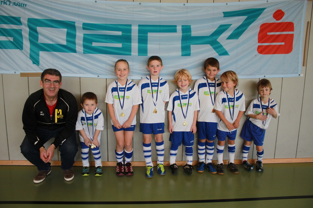 Fu__ball Nachwuchs U 7 HALLE 27-11-2011 _5__jpg-1322429603
