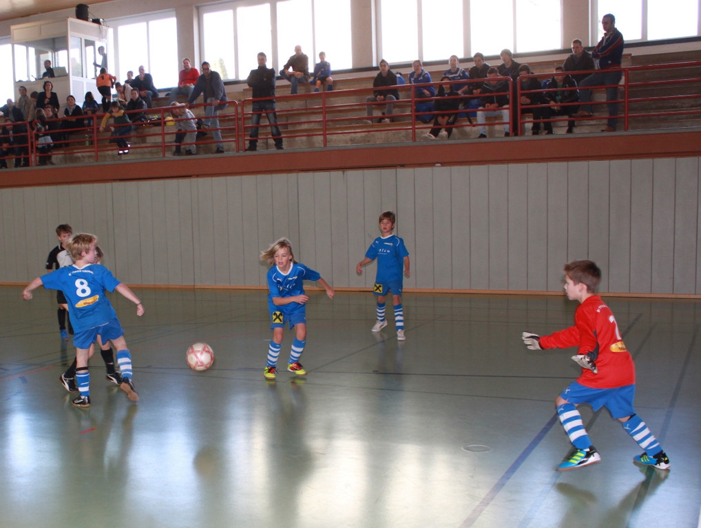 Fu__ball Nachwuchs U 9 HALLE 27-11-2011 _20__jpg-1322429700