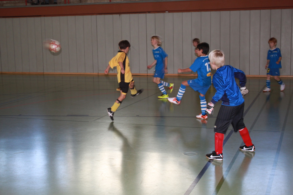 Fu__ball Nachwuchs U 9 HALLE 27-11-2011 _21__jpg-1322429705