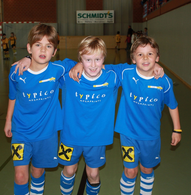 Fu__ball Nachwuchs U 9 HALLE 27-11-2011 _12__jpg-1322429670