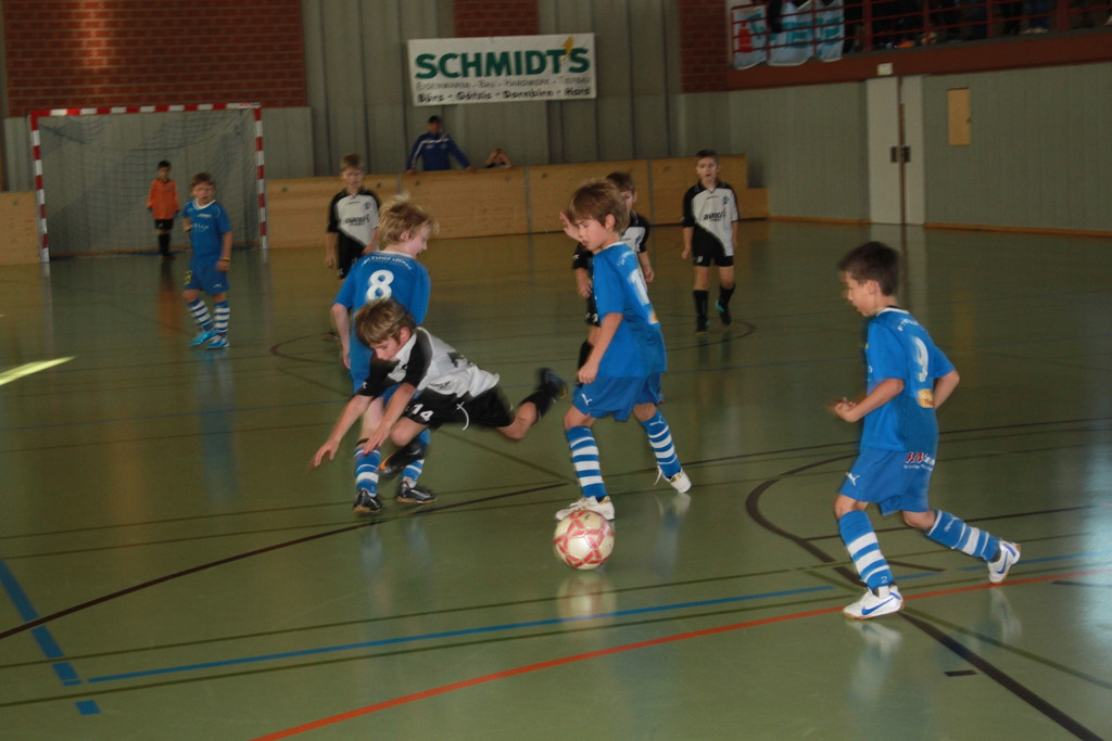 Fu__ball Nachwuchs U 9 HALLE 27-11-2011 _18__jpg-1322429691