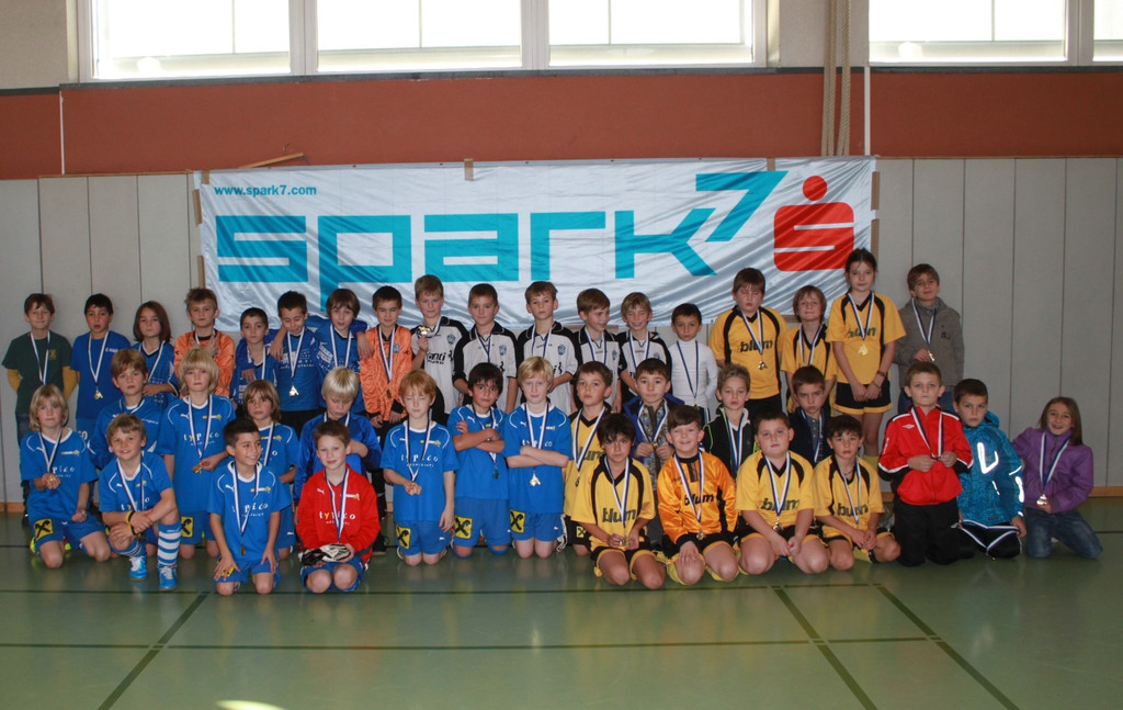 Fu__ball Nachwuchs U 9 HALLE 27-11-2011 _26__jpg-1322429726