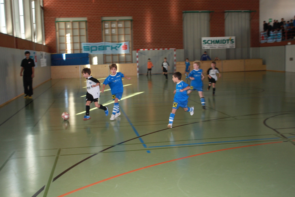 Fu__ball Nachwuchs U 9 HALLE 27-11-2011 _19__jpg-1322429696